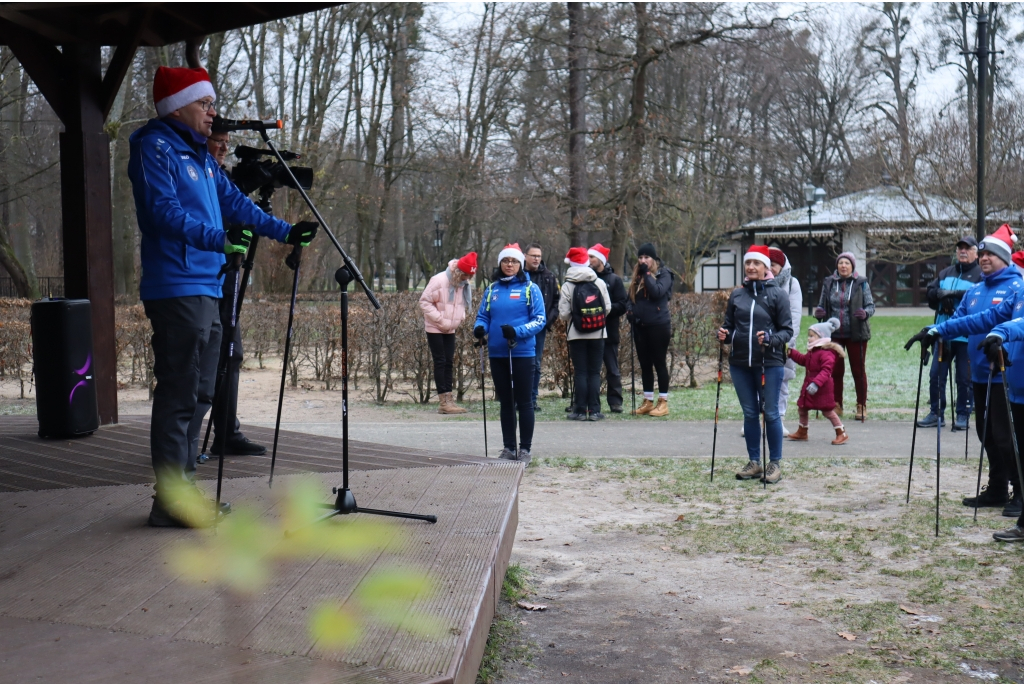 Mikołajkowy Marsz Nordic Walking