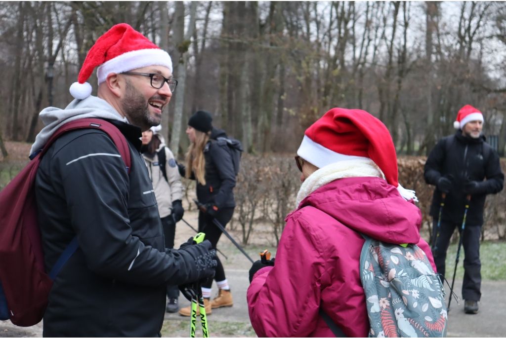 Mikołajkowy Marsz Nordic Walking