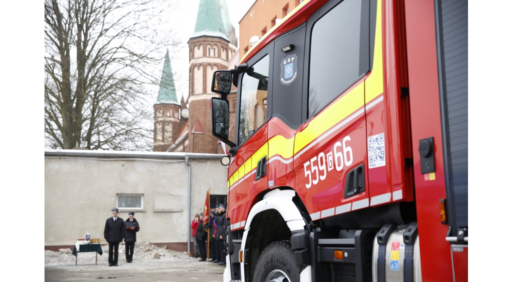Przekazanie i włączenie do służby nowego wozu ratowniczo-gaśniczego OSP Wejherowo