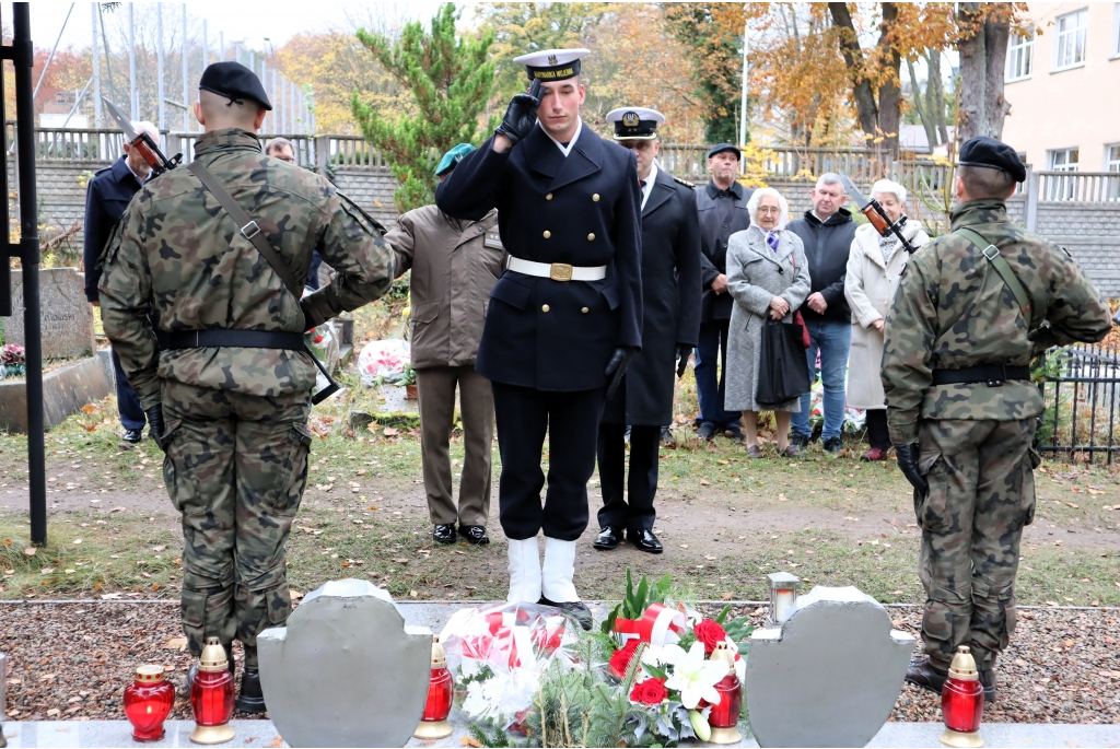 Hołd i pamięć o poległych patriotach i żołnierzach