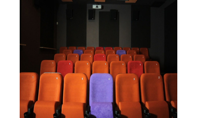 W pełni wyposażona kameralna sala kinowa i kolejna dotacja