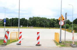 Trwają prace wykończeniowe na parkingu przy szpitalu  