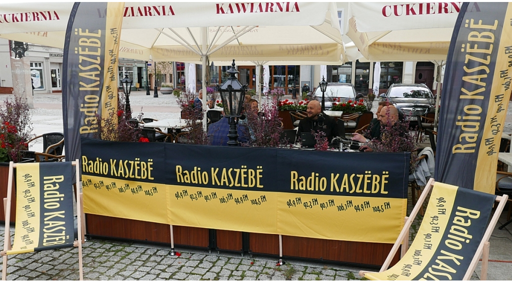 Dyżur Radia Kaszebe na rynku w Wejherowie 