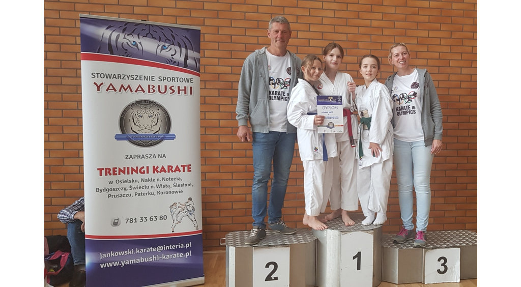 Srebro i brąz dla wejherowskich zawodniczek karate 