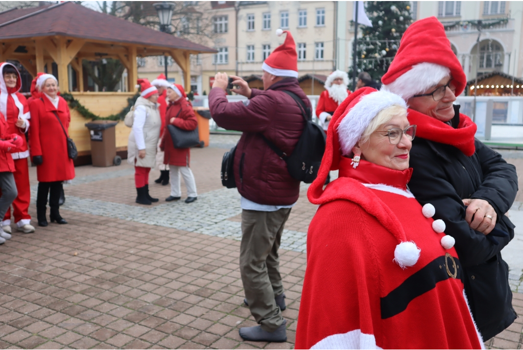 Mikołajkowy przemarsz WUTW