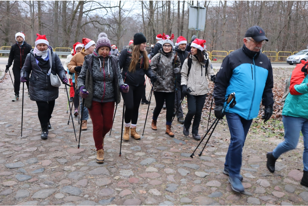 Mikołajkowy Marsz Nordic Walking