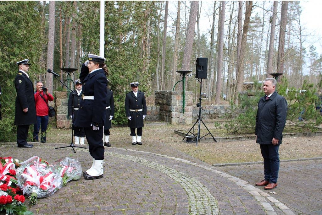 Uroczystość przy Pomniku Piaśnickim