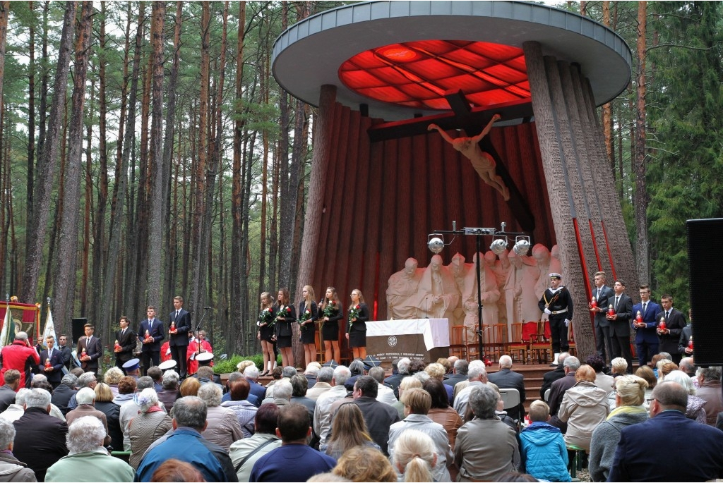 Hołd ofiarom zbrodni piaśnickiej