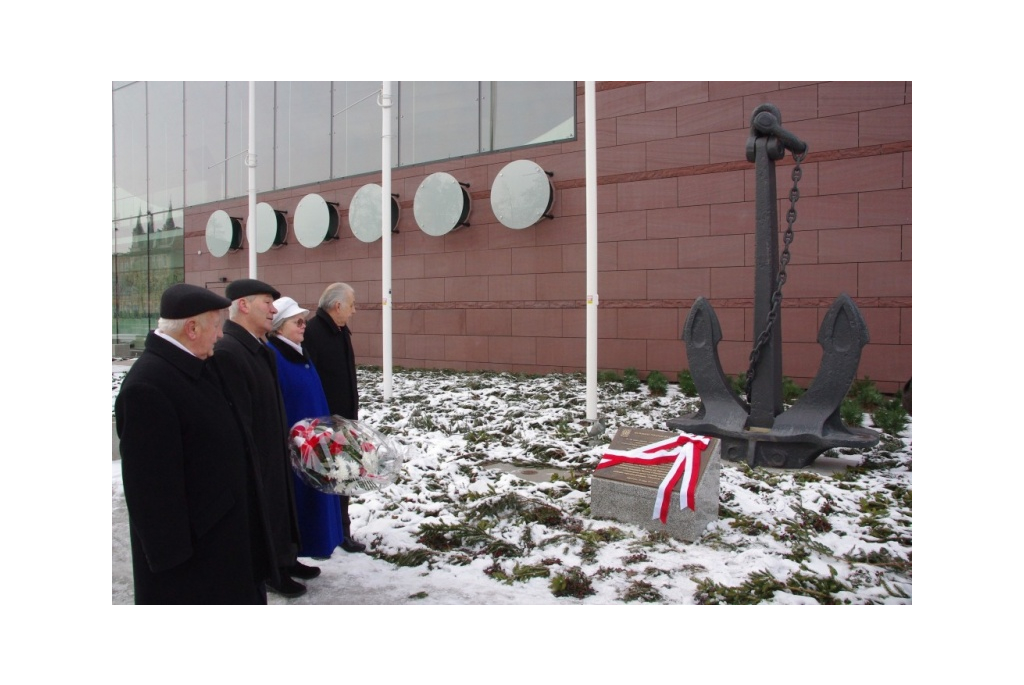 Odsłonięcie tablicy upamiętaniającej związki Wejherowa z morzem - 10.02.2013