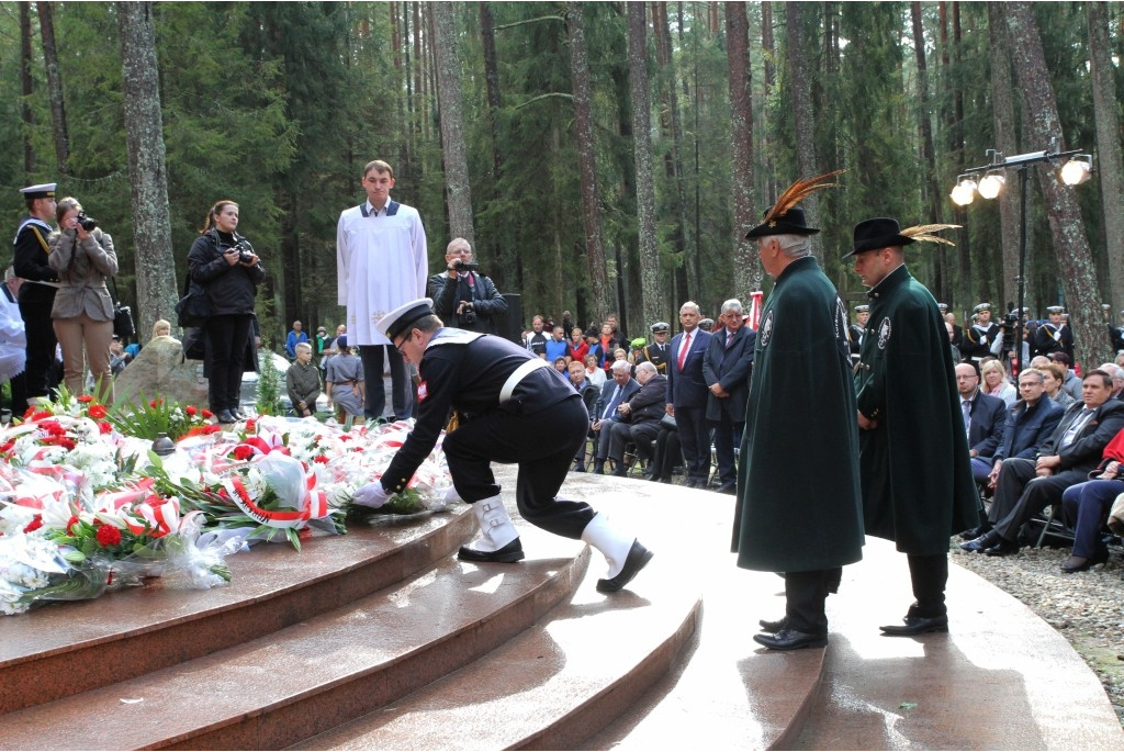 Hołd ofiarom zbrodni piaśnickiej