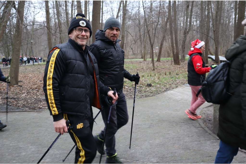 Mikołajkowy Marsz Nordic Walking