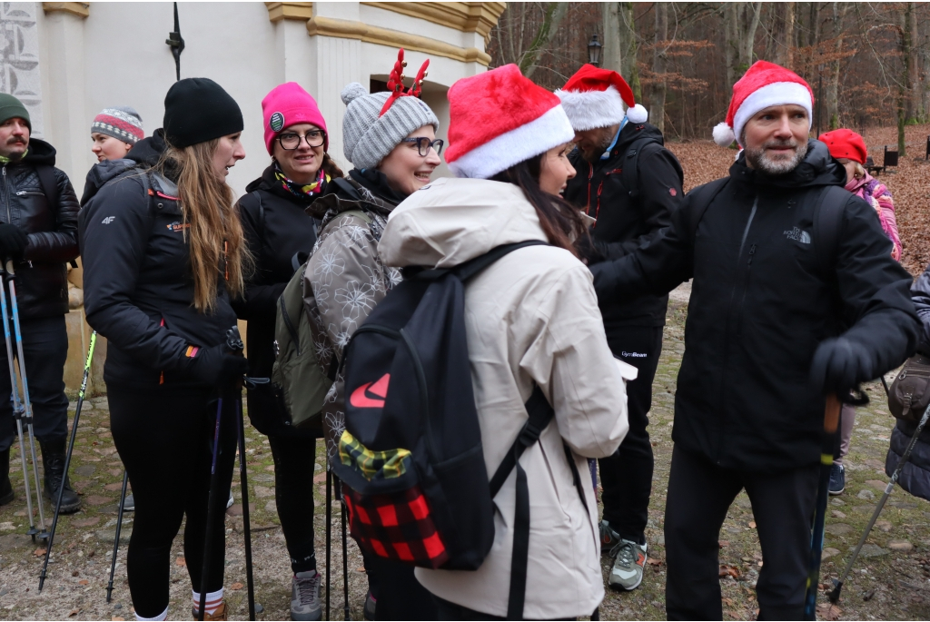 Mikołajkowy Marsz Nordic Walking