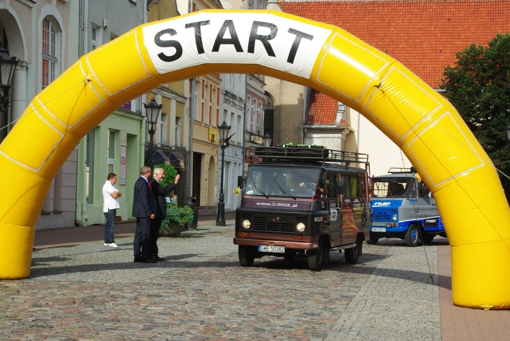 Złombol 2013 wystartował - 09.08.2013