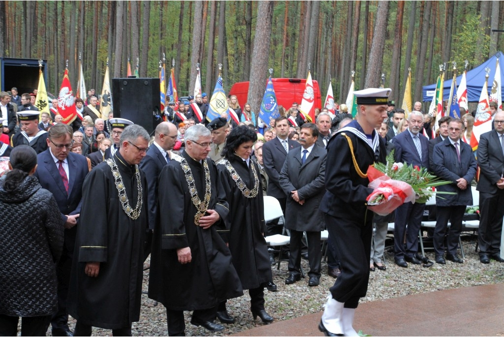 Hołd ofiarom zbrodni piaśnickiej