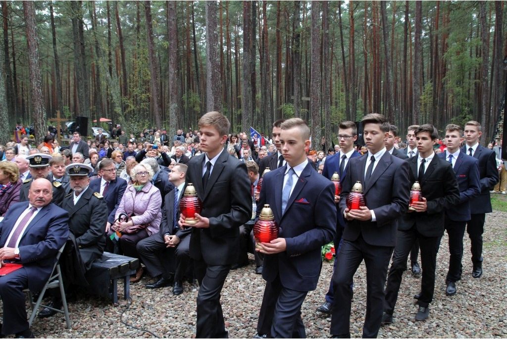 Hołd ofiarom zbrodni piaśnickiej