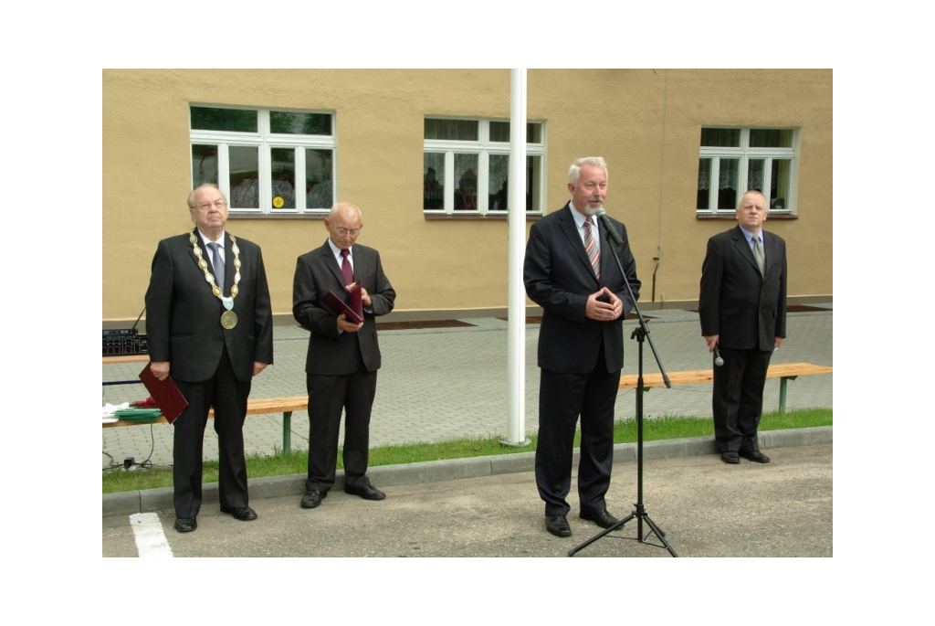 Pierwszy dzwonek w Niepublicznej Szkole Rzemiosł - 03.09.2012