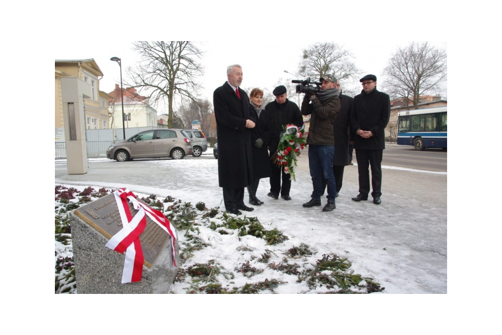 Odsłonięcie tablicy upamiętaniającej związki Wejherowa z morzem - 10.02.2013