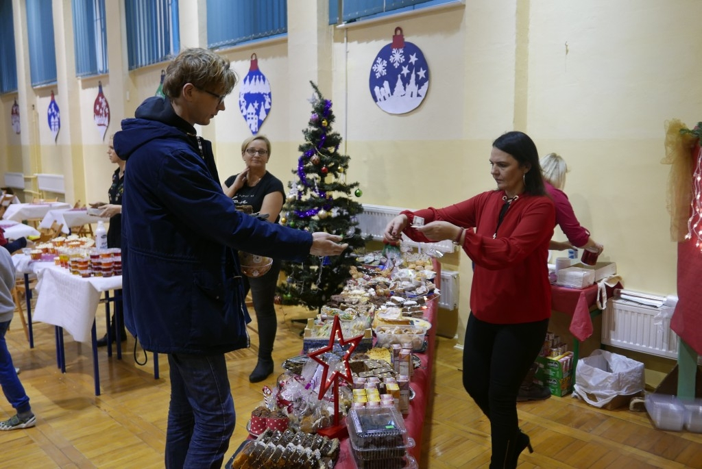 Kiermasz Świąteczny w Szkole Podstawowej nr 6