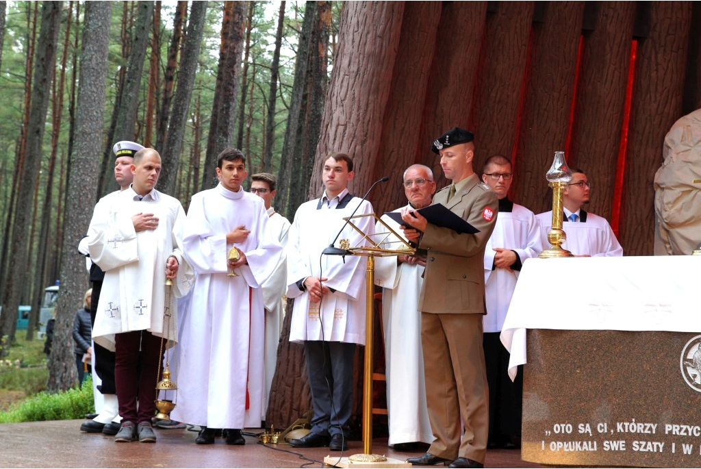 Hołd ofiarom zbrodni piaśnickiej