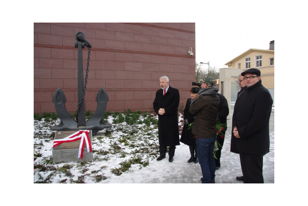 Odsłonięcie tablicy upamiętaniającej związki Wejherowa z morzem - 10.02.2013