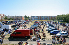 Pchli targ przyciągnął poszukiwaczy skarbów 