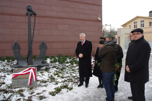 Odsłonięcie tablicy upamiętaniającej związki Wejherowa z morzem - 10.02.2013