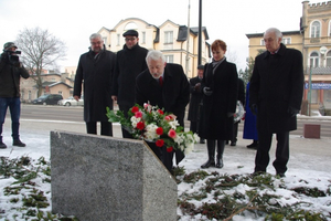 Odsłonięcie tablicy upamiętaniającej związki Wejherowa z morzem - 10.02.2013