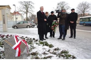 Odsłonięcie tablicy upamiętaniającej związki Wejherowa z morzem - 10.02.2013