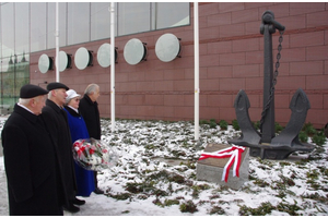 Odsłonięcie tablicy upamiętaniającej związki Wejherowa z morzem - 10.02.2013