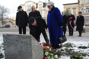 Odsłonięcie tablicy upamiętaniającej związki Wejherowa z morzem - 10.02.2013