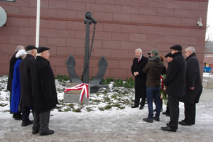 Odsłonięcie tablicy upamiętaniającej związki Wejherowa z morzem - 10.02.2013