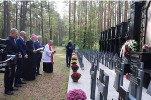 Doroczna uroczystość przy Kaplicy Piaśnickiej